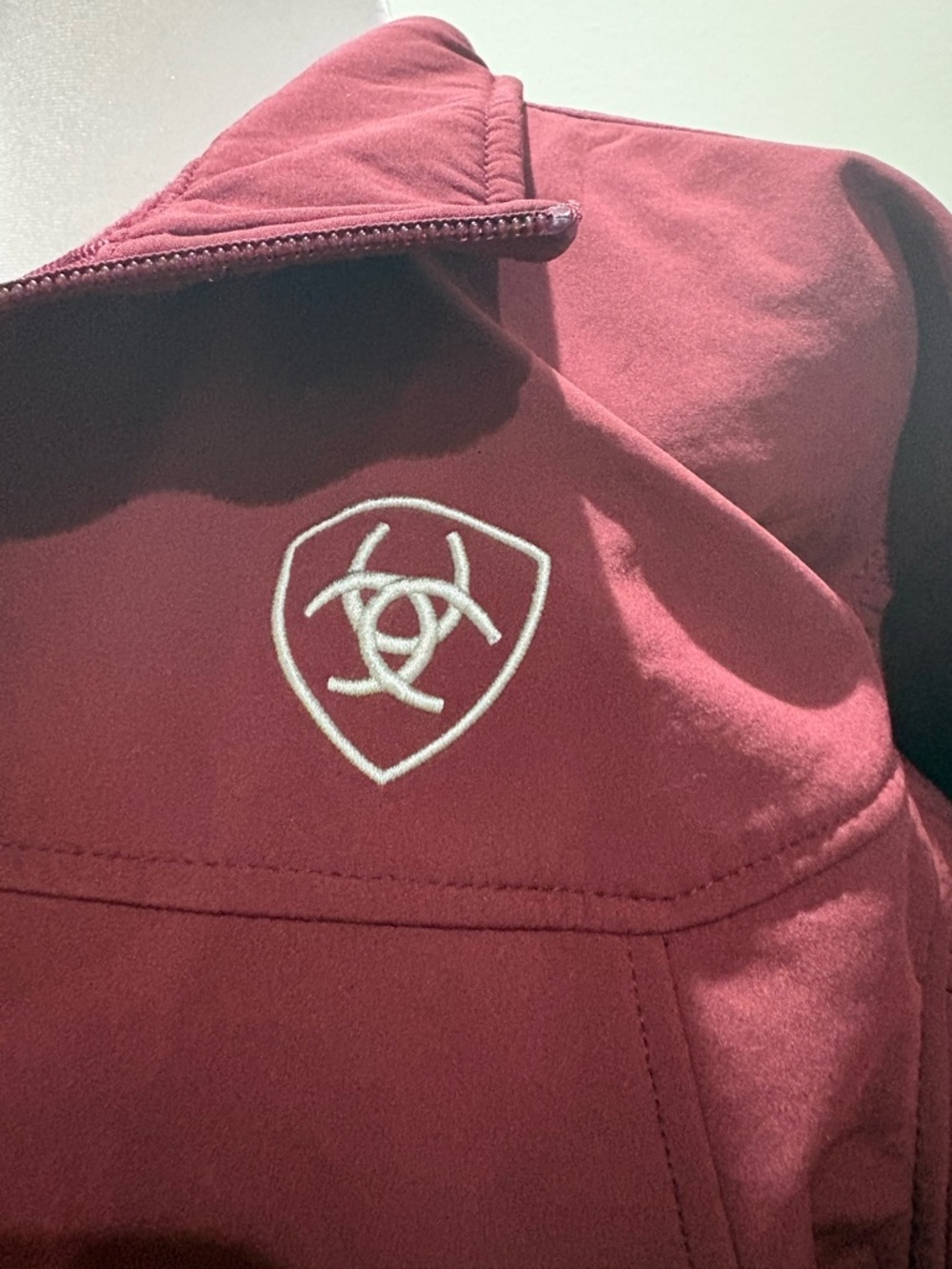 Ariat Burgundy Softshell Jacket with Branded Zipper - Picture 3 of 5